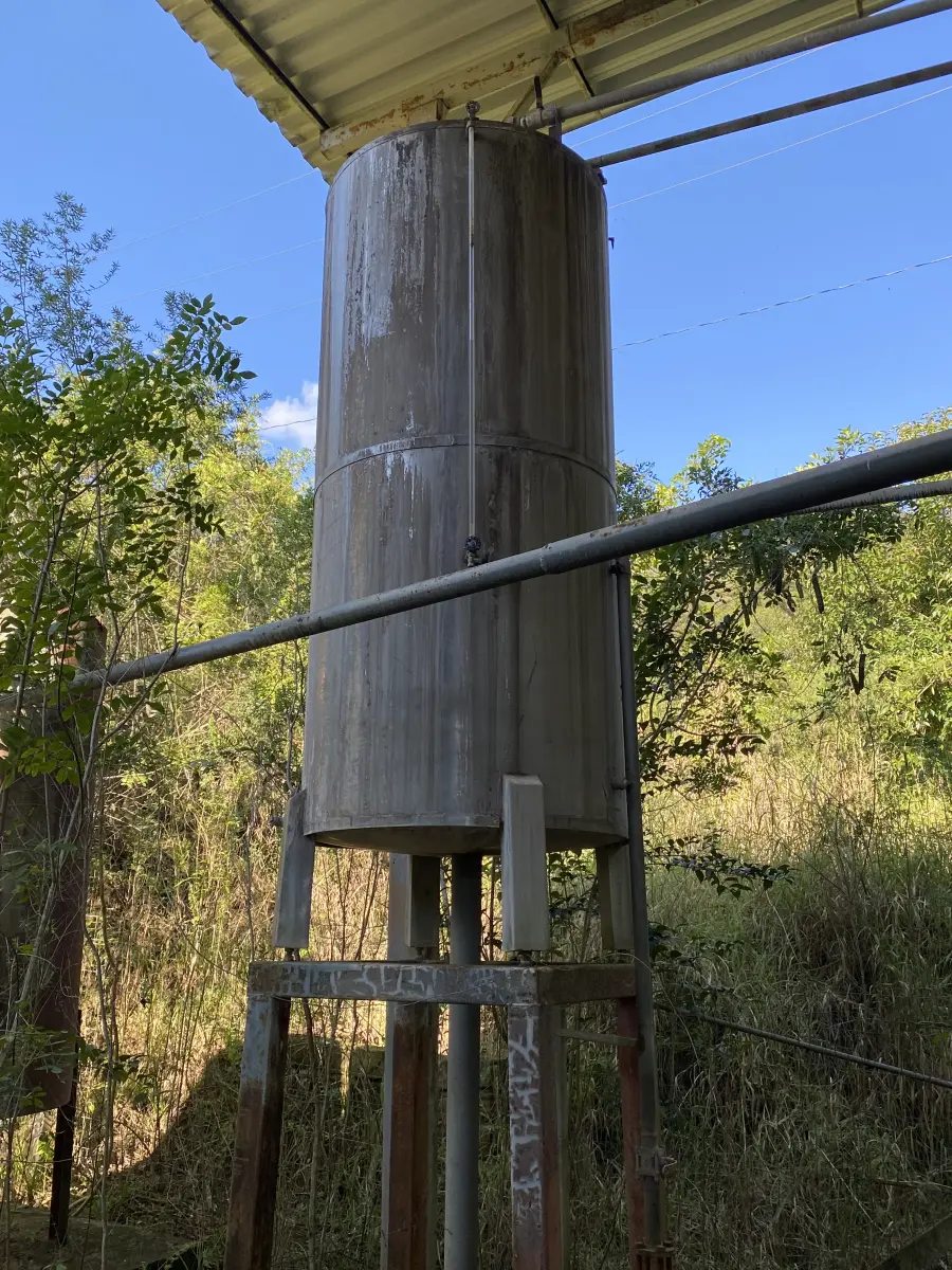 LOTE 055 - 01 Tanque de agua para alimentação caldeira