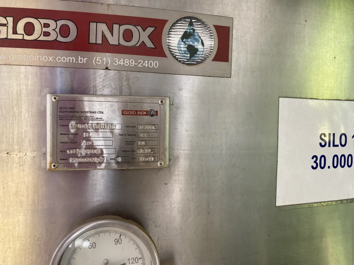 LOTE 002 - 02 Silo Vertical Globo Inox 30.000 litros
