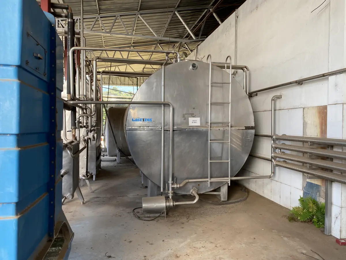 LOTE 006 - 01 Tanque horizontal de aço inox (armazenagem leite resfriado) 20.000 litros