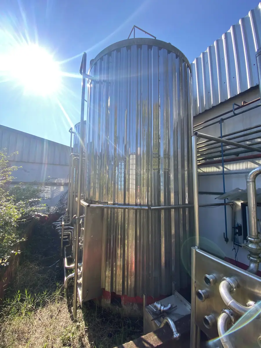 LOTE 053 - 02 SILos de Leite Globo Inox 20.000 Litros