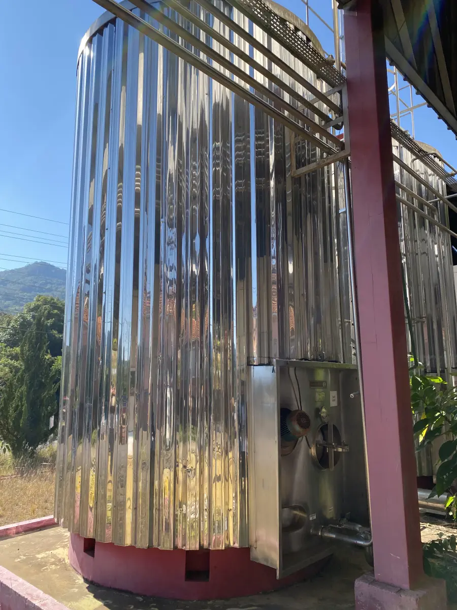 LOTE 002 - 02 Silo Vertical Globo Inox 30.000 litros