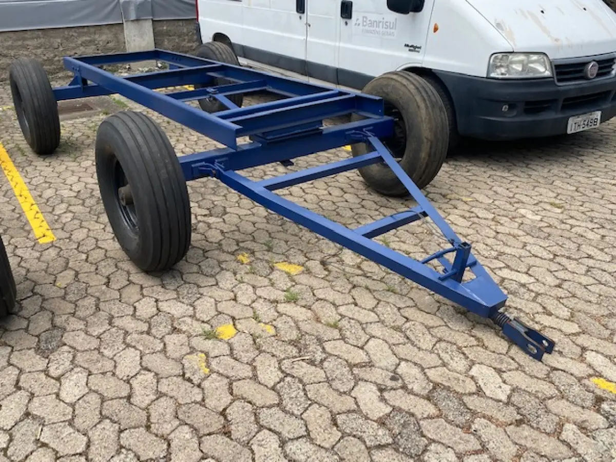 LOTE 007 - Reboques agrícolas