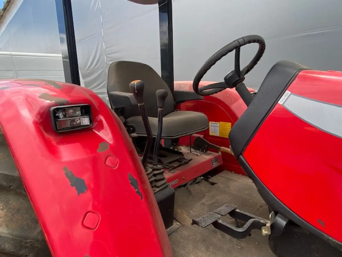 LOTE 004 - Trator Massey Fergunson 4283