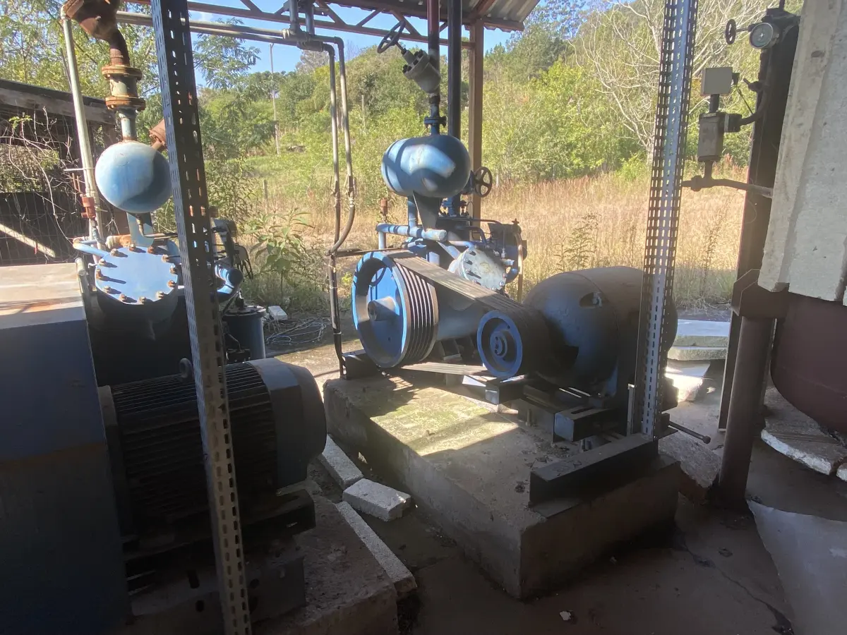 LOTE 001 - Imóvel e maquinas para laticínio