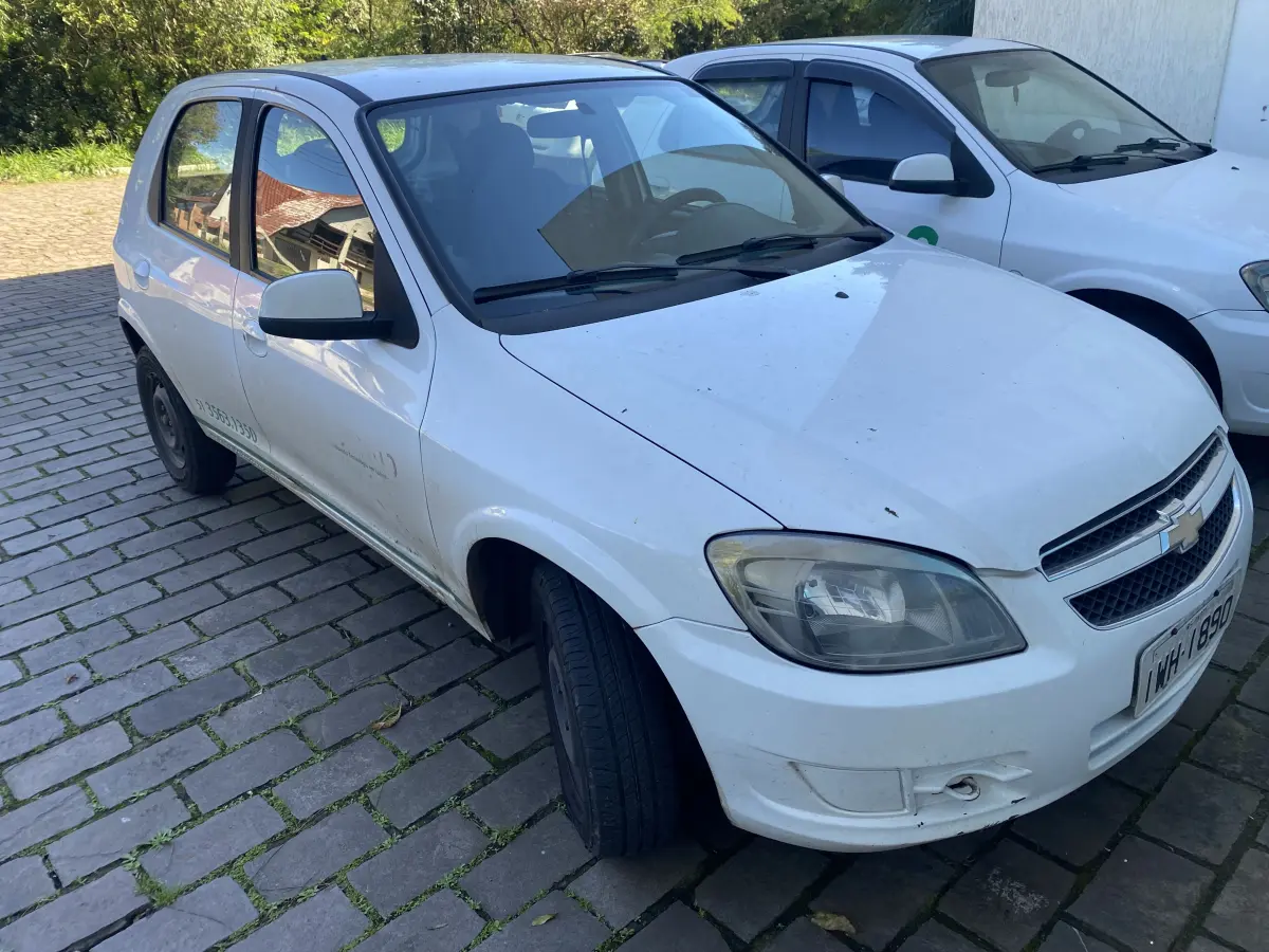 LOTE 07 - Celta 1.0 LT