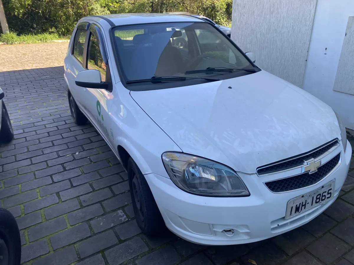 LOTE 09 - Celta 1.0 LT