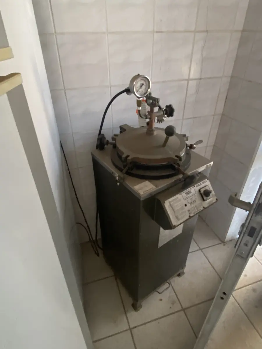 LOTE 015 - Centrifuga de analise