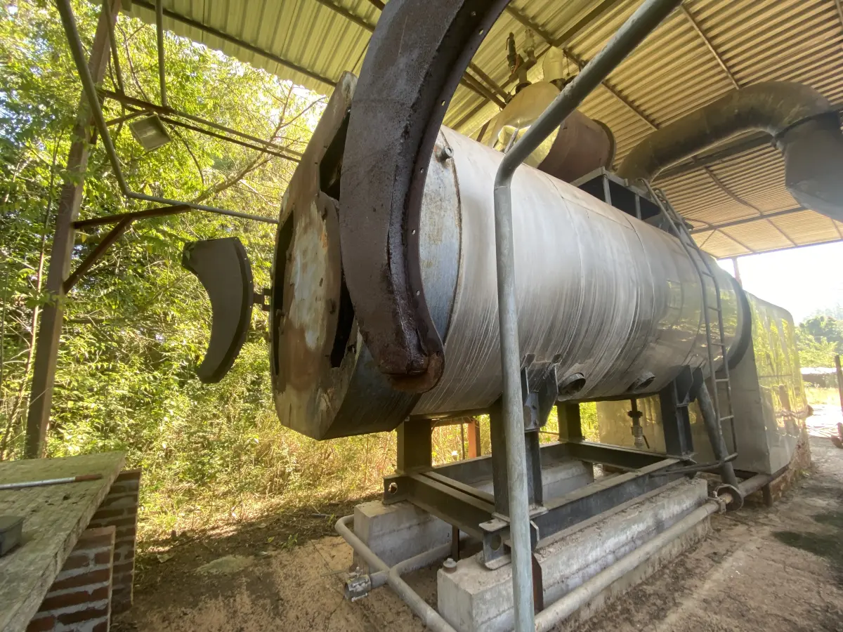 LOTE 051 - caldeira de óleo adaptada para lenha aprox. 5.000 ton/h