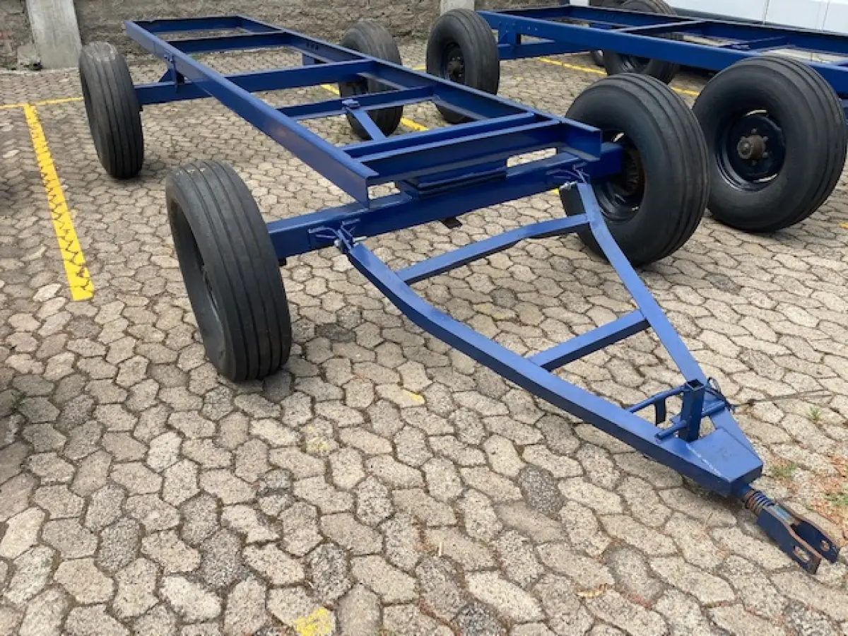 LOTE 007 - Reboques agrícolas