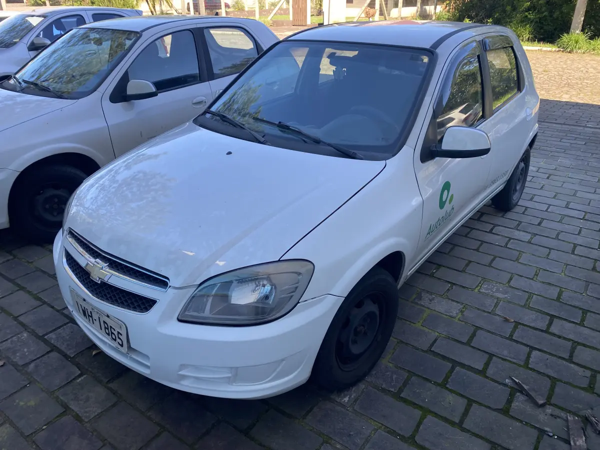LOTE 09 - Celta 1.0 LT