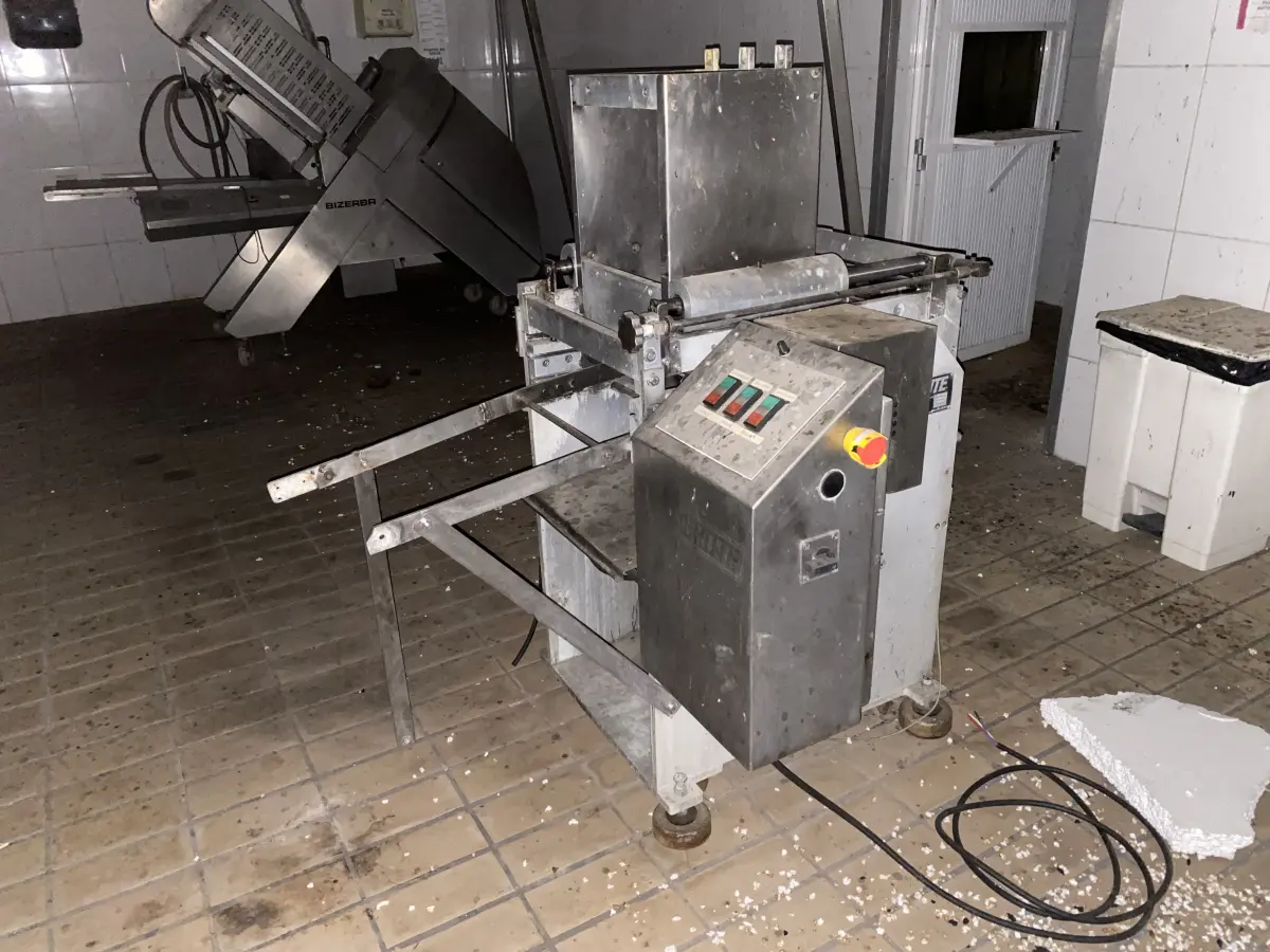 LOTE 085 - 2 seladoras a vacuo