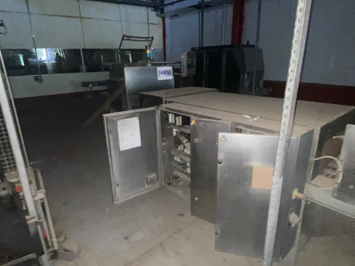 LOTE 037 - 01 Maquina de filme Shirink 51 Tetra Pak ( emplastificar a caixa de leite)