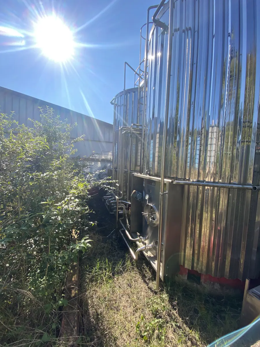 LOTE 001 - Imóvel e maquinas para laticínio