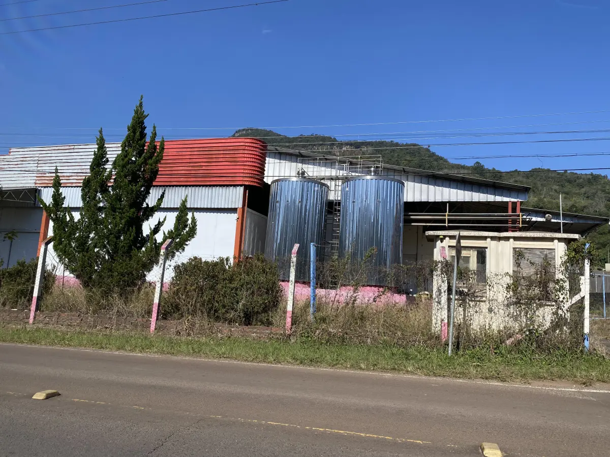 LOTE 002 - Imóvel para fabrica de laticínio em imigrantes