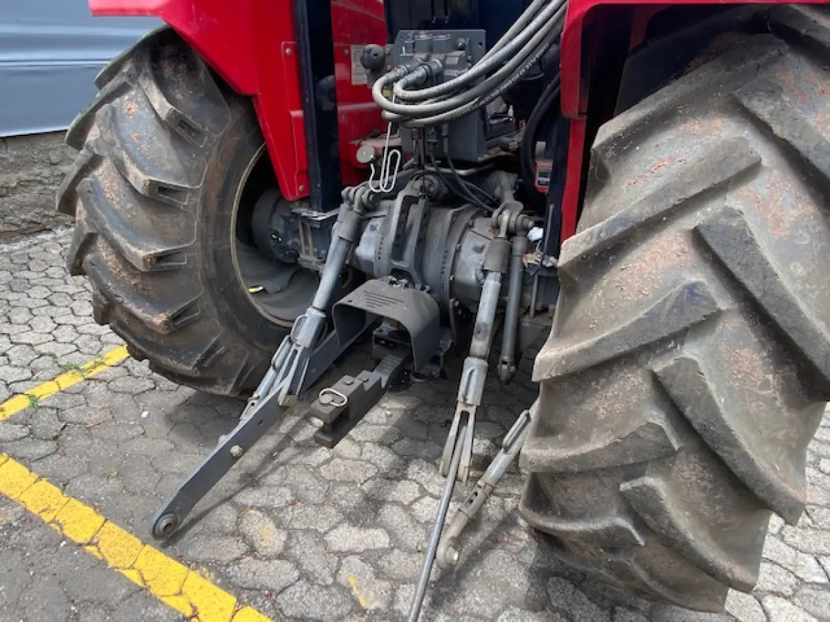 LOTE 004 - Trator Massey Fergunson 4283