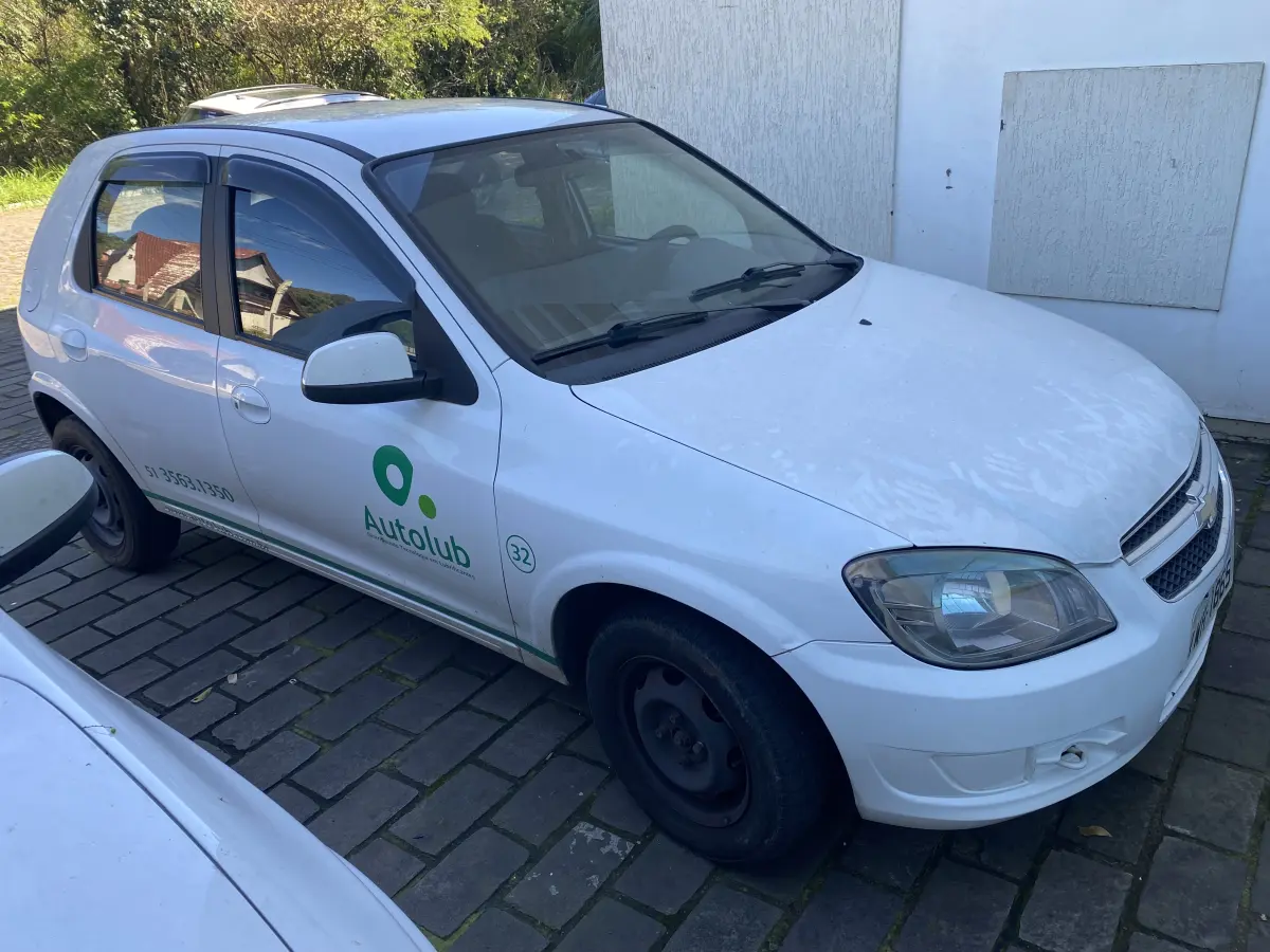 LOTE 09 - Celta 1.0 LT