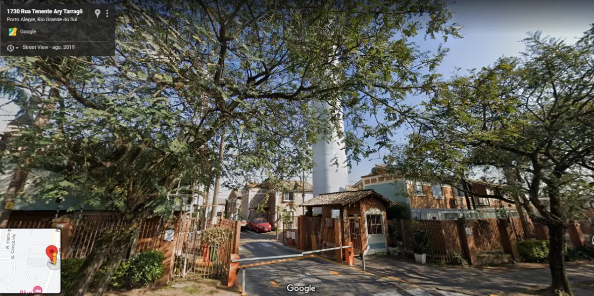 LOTE  - CASA EM CONDOMÍNIO NA R. TENENTE ARY TARRAGÔ, POA