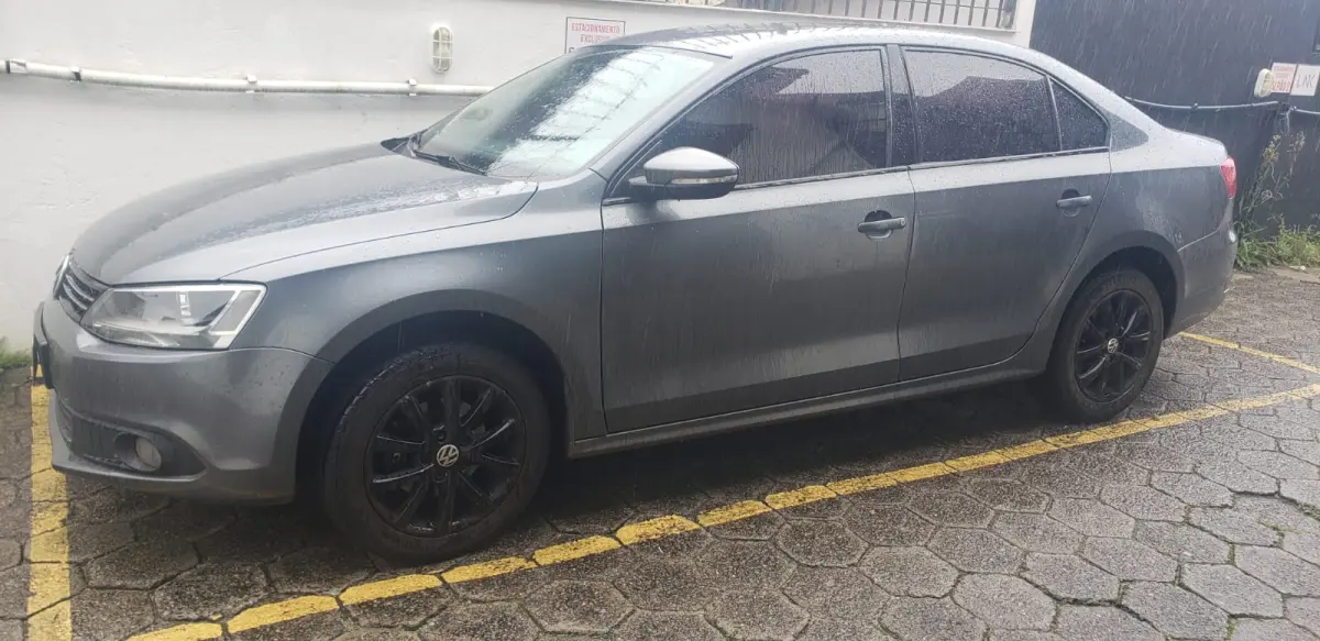 LOTE 03 - JETTA 11/11