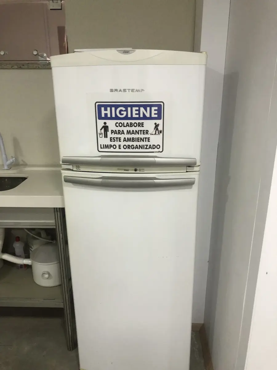 LOTE 065 - Geladeira dupla brastemp