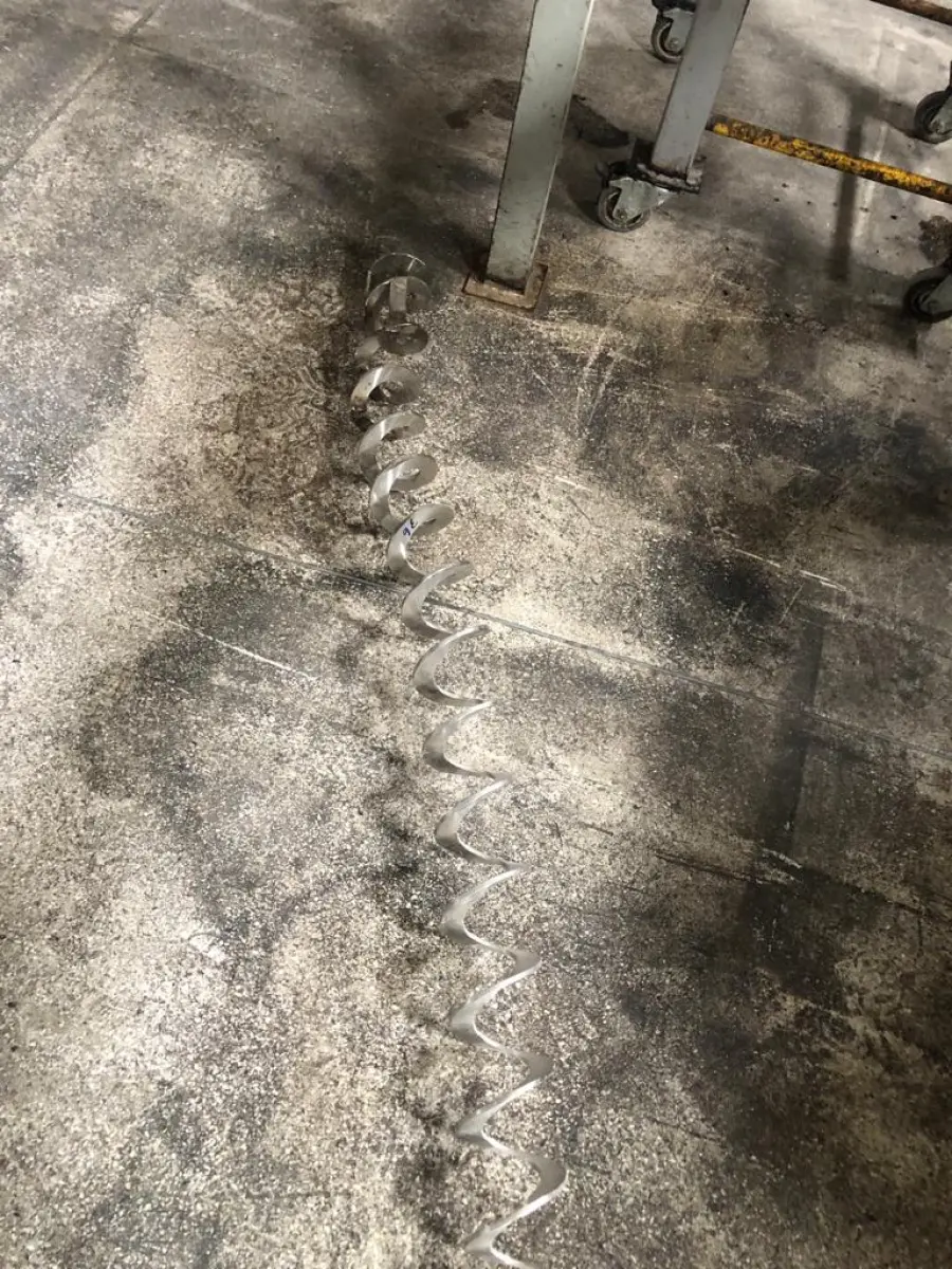 LOTE 031 - ROSCA S/ ESTRUTURA 2,90m, ano 2002.