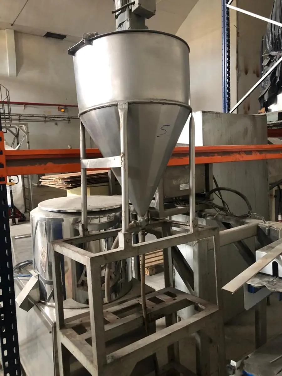 LOTE 005 - TACHO DE PREPARO 70 cm DIÂMETRO C/ CARRINHO, ano 2008.