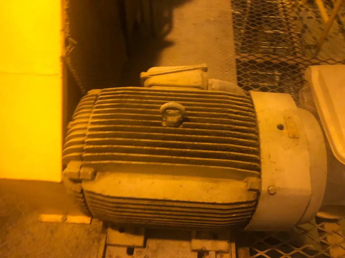 LOTE 053 - Laminador em mau estado