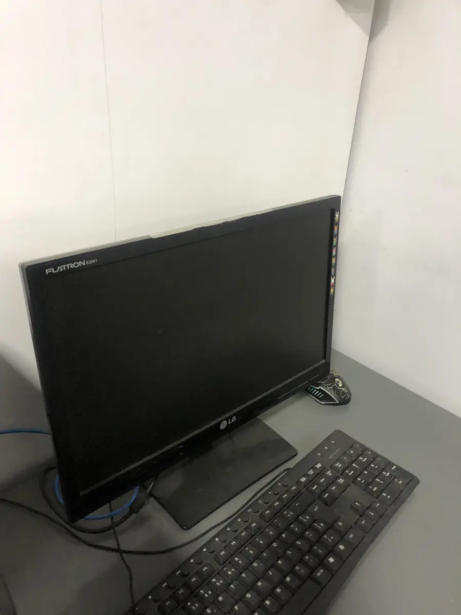 LOTE 049 - Impressora ploter grande Xenons, acompanha o computador