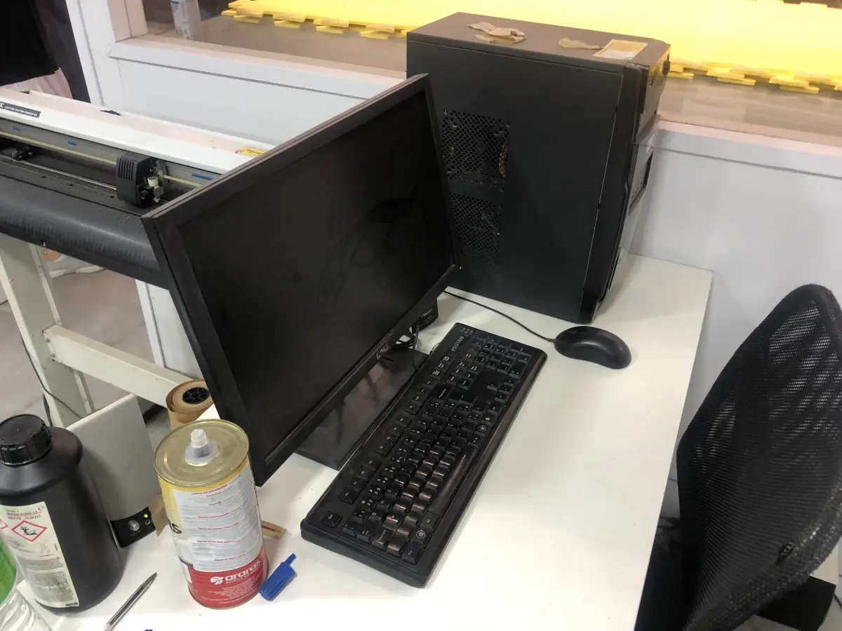 LOTE 047 - Computador completo 