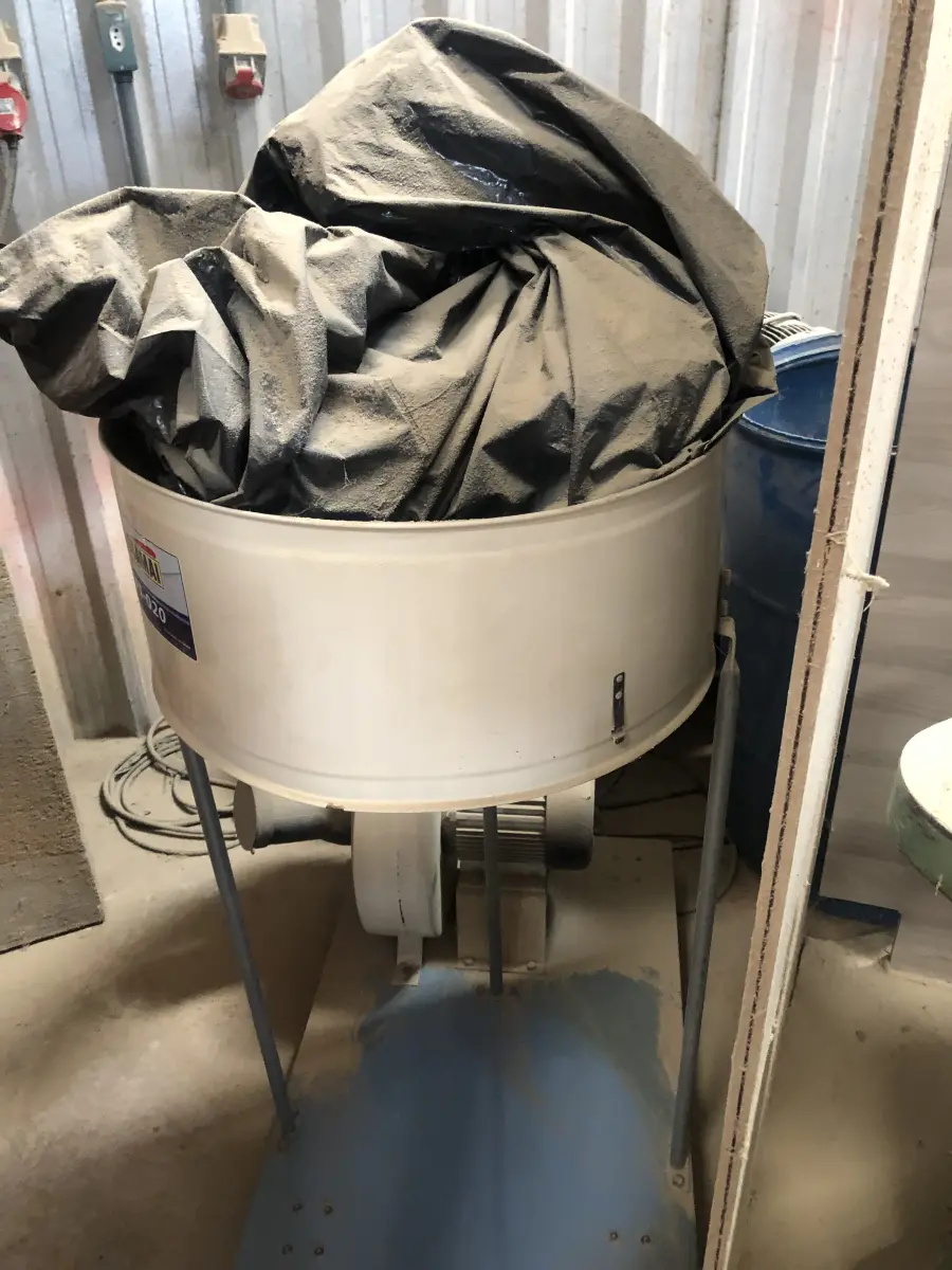 LOTE 028 - Coletor de pó 