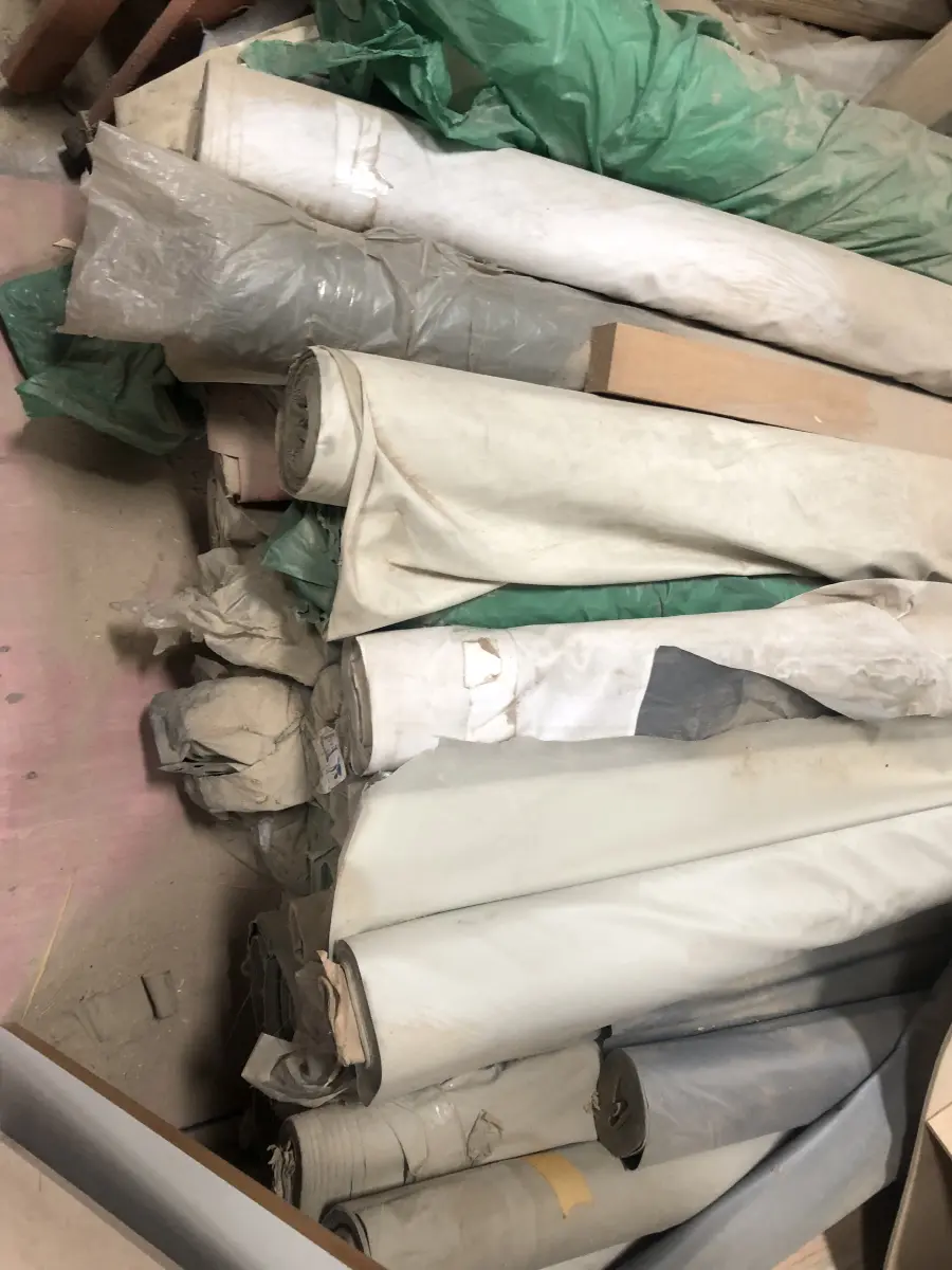 LOTE 025 - Lote de rolos de tecido 