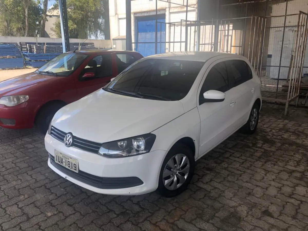 LOTE 054 - VW/GOL 1.0, Branco, ano 2013, placa IUA1819