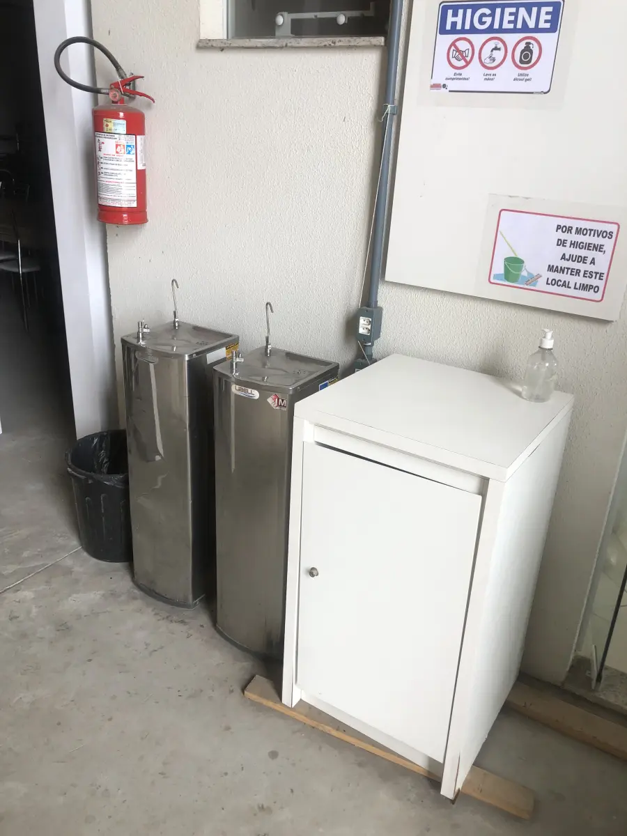 LOTE 057 - 2 bebedouros