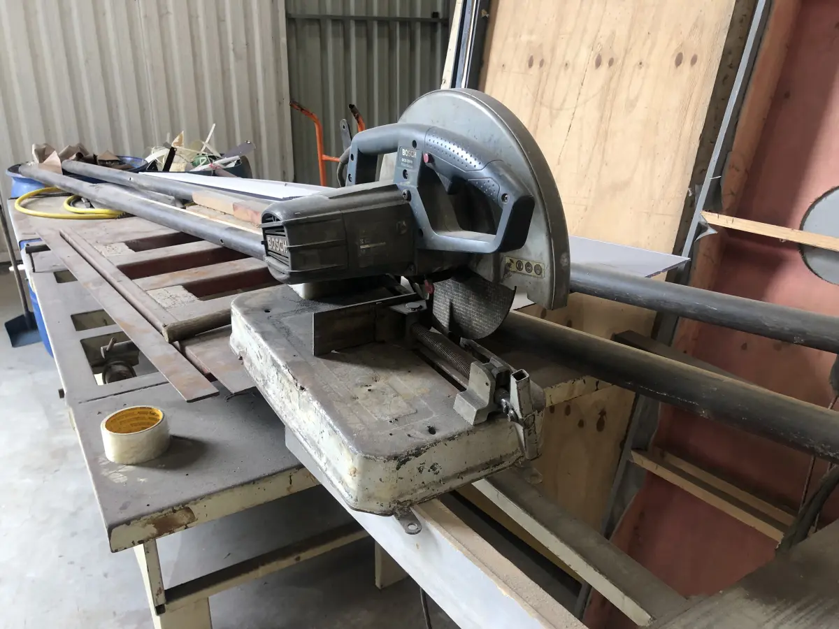 LOTE 010 - Serra de disco Bosch 