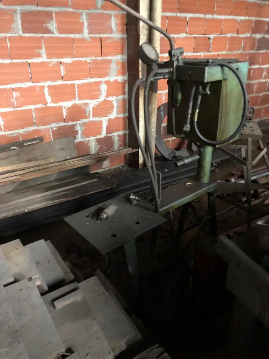 LOTE  - PRATELEIRAS, BANCADAS, ETC