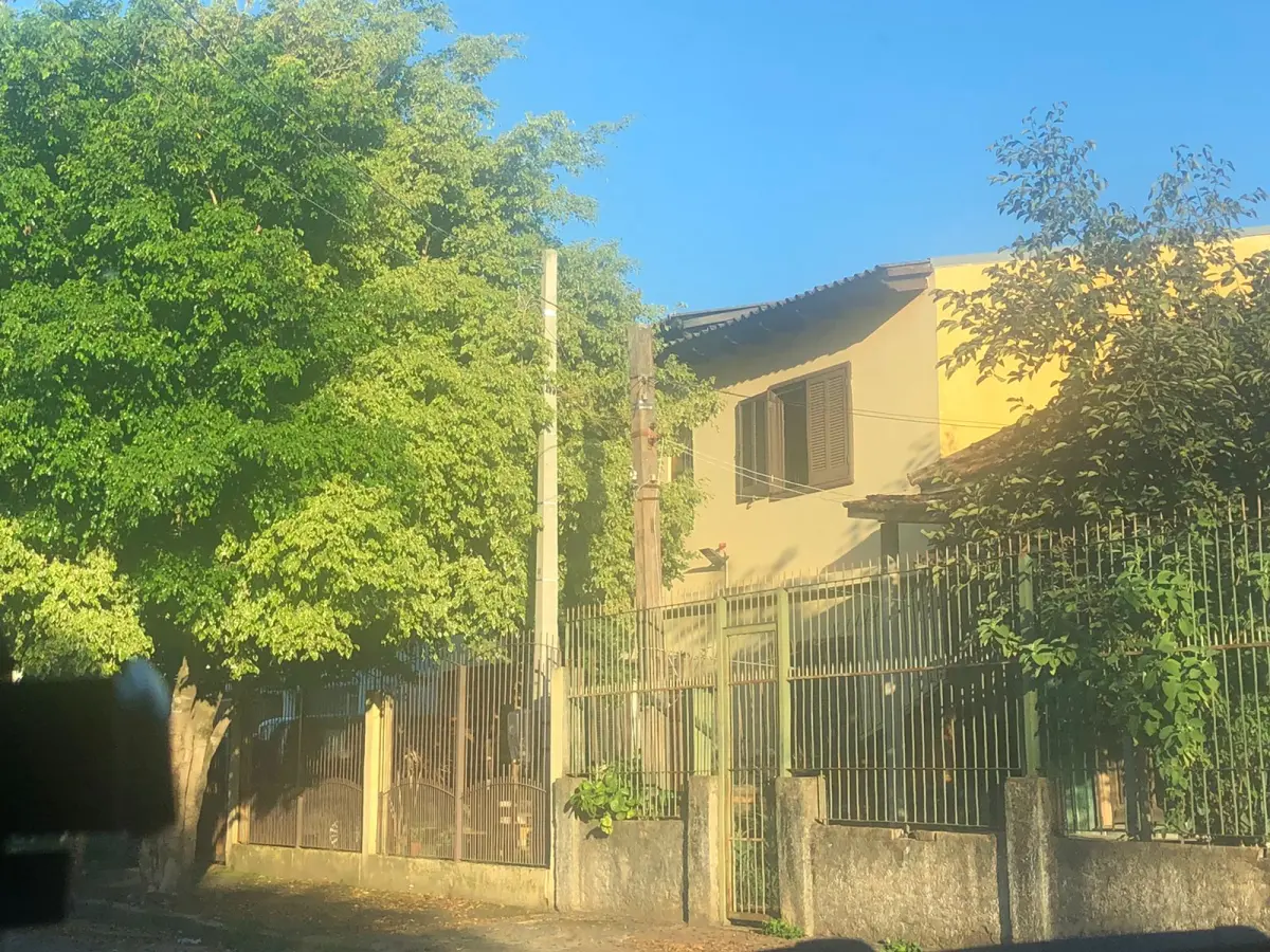 LOTE 000 - SOBRADO NO B. SARANDI, EM POA