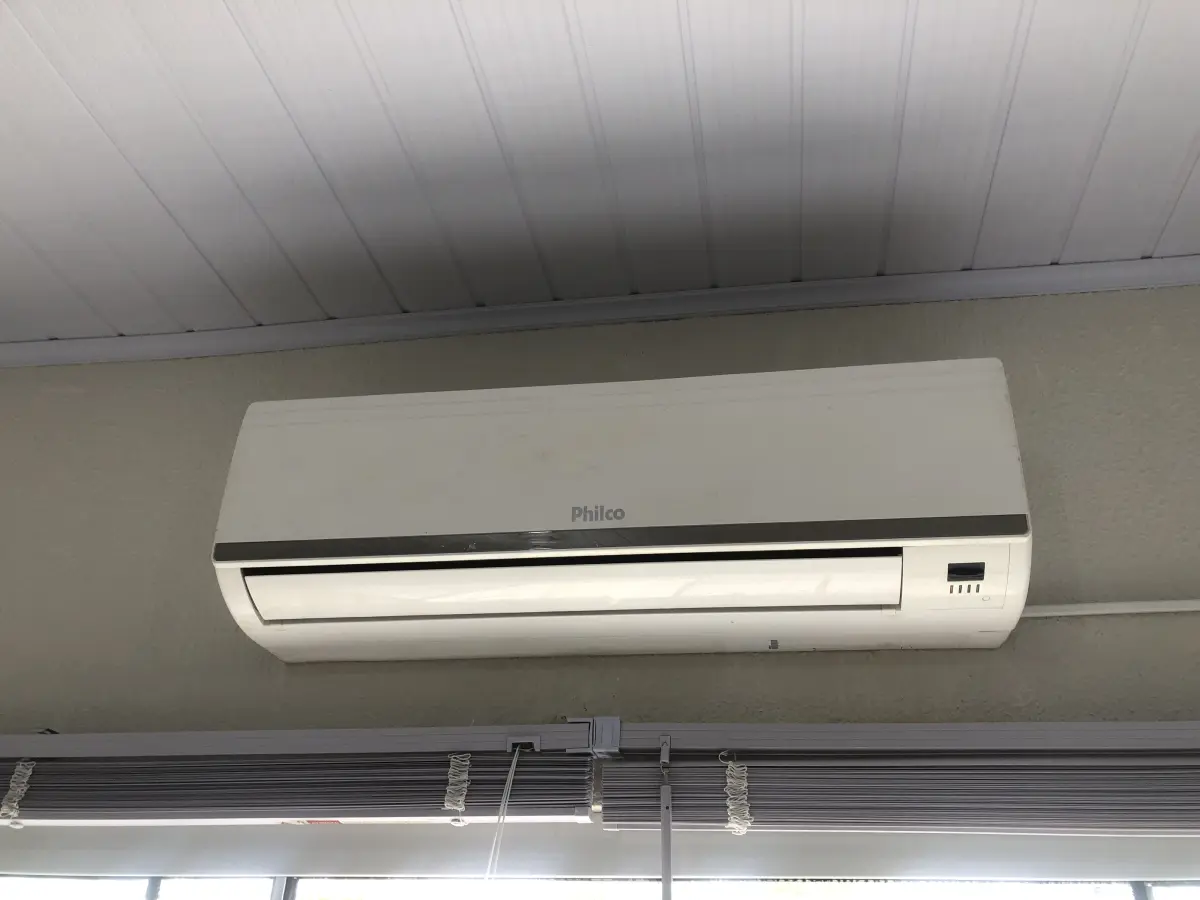 LOTE 070 - Ar condicionado split 