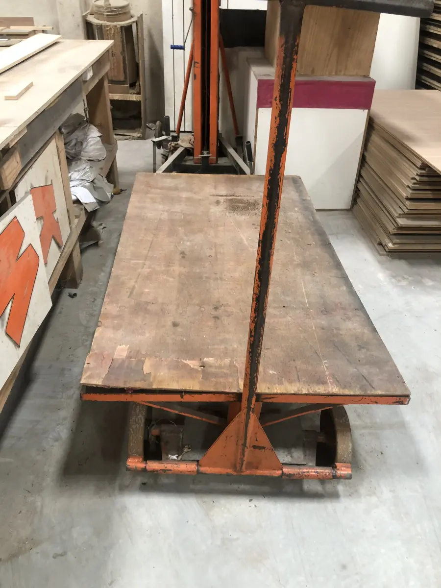 LOTE 019 - Carrinho de transporte 4 rodas