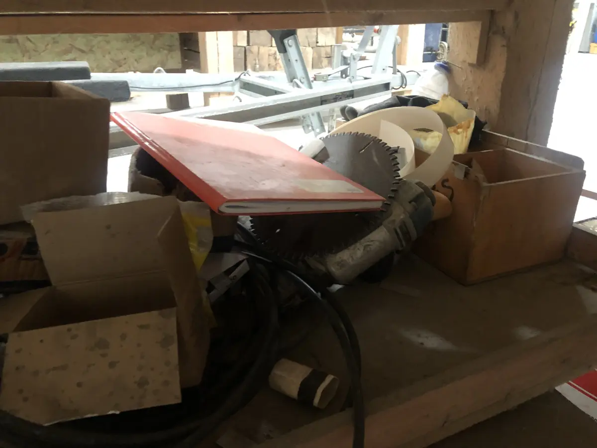 LOTE 017 - Grampeadeiras, alicates, esmerilhadeira e etc  