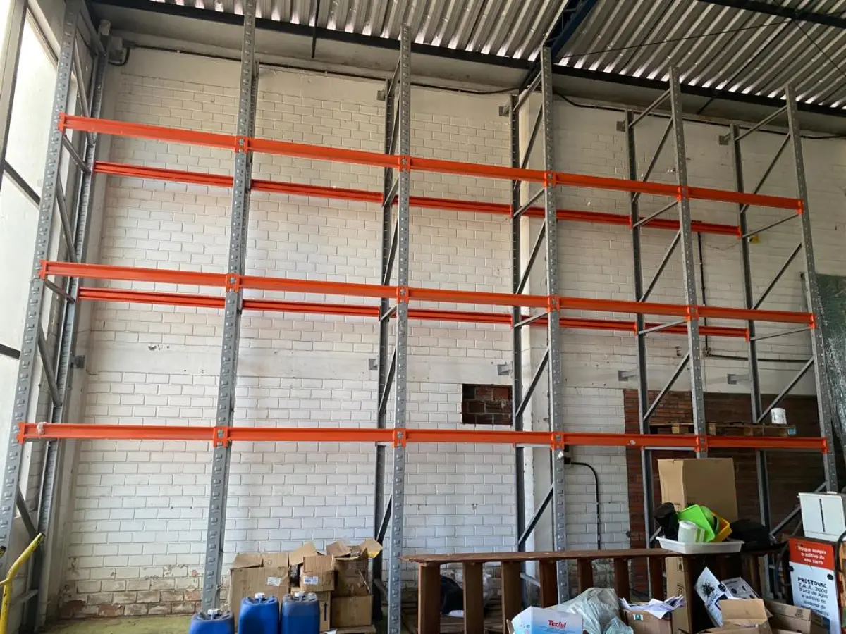 LOTE 12 - Prateleira porta palete