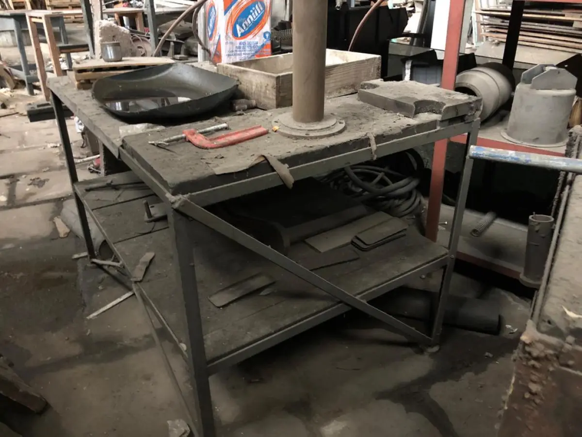 LOTE  - PRATELEIRAS, BANCADAS, ETC