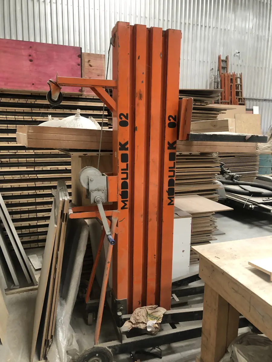 LOTE 018 - Empilhadeira manual 