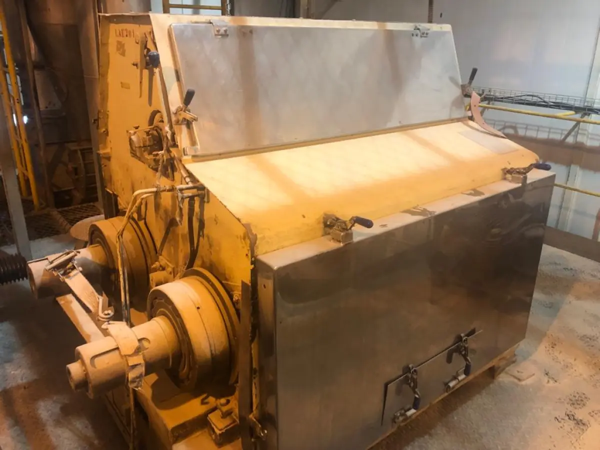 LOTE 053 - Laminador em mau estado