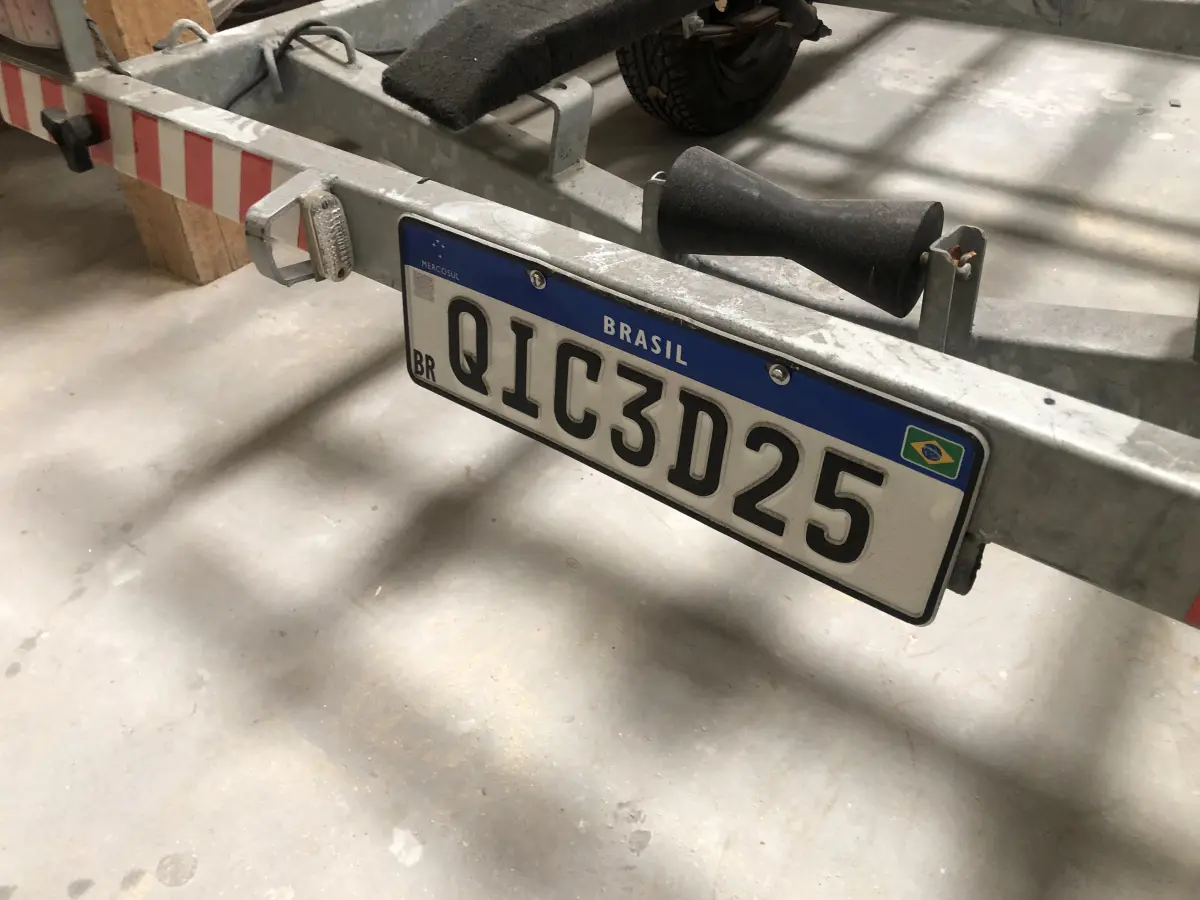 LOTE 014 - Reboque para barco placa QIC3D25