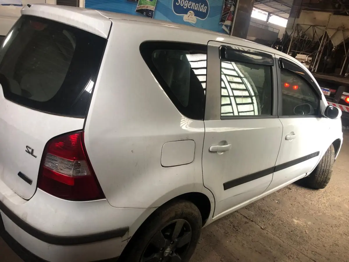 LOTE 000 - VEÍCULO NISSAN/LIVINA 10/11