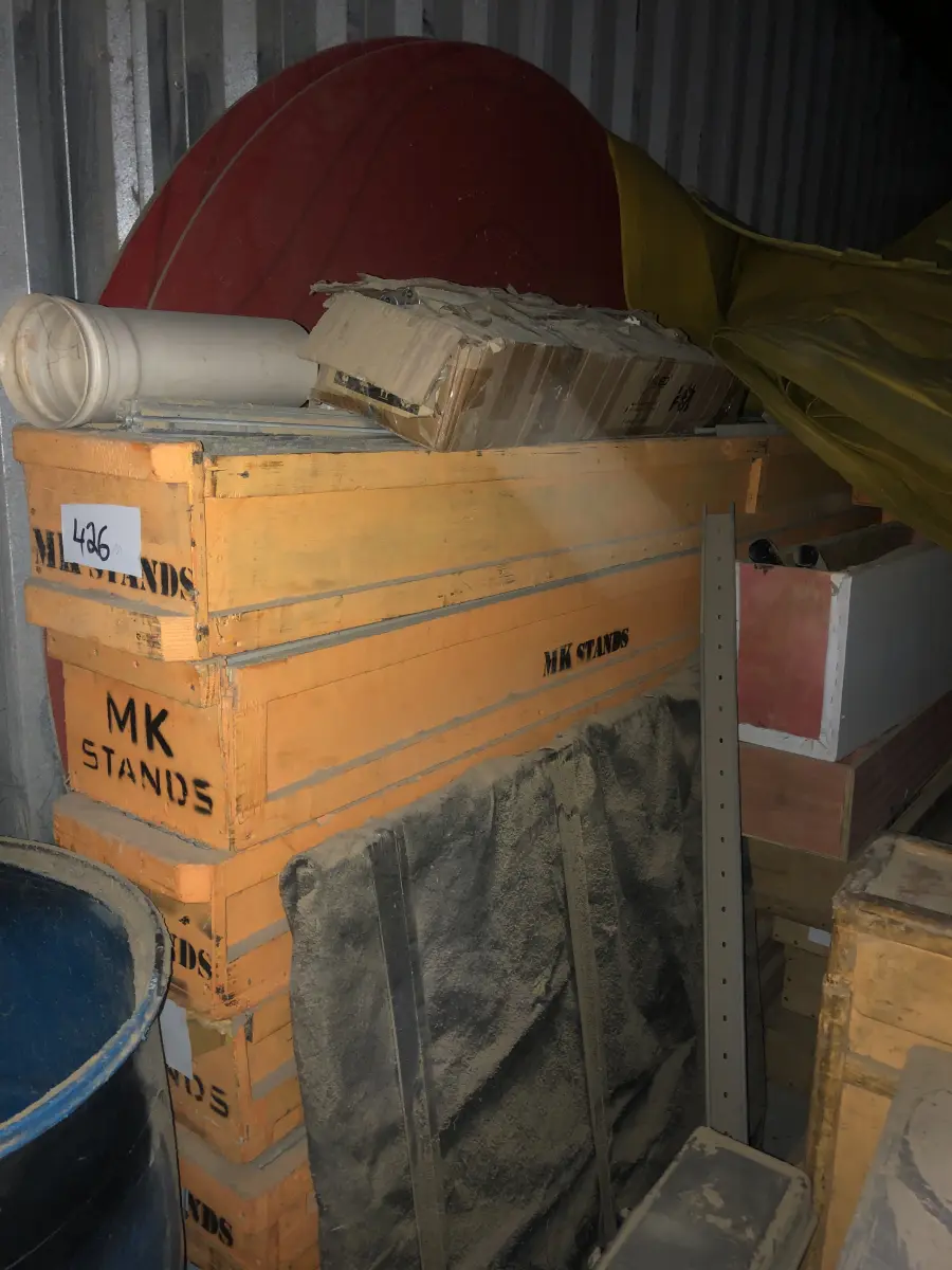 LOTE 039 - Lote de vidros em diversas formas 