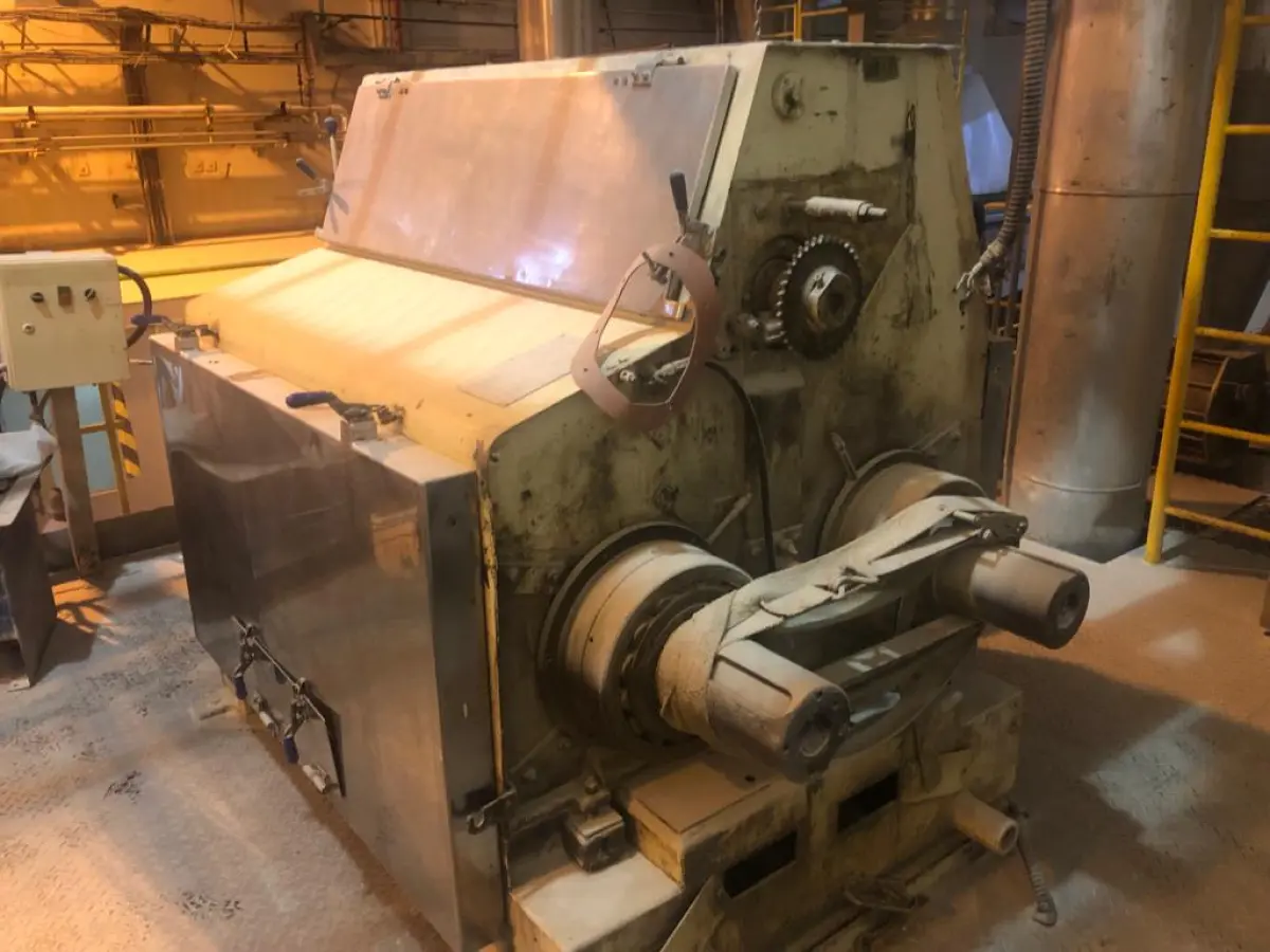 LOTE 053 - Laminador em mau estado