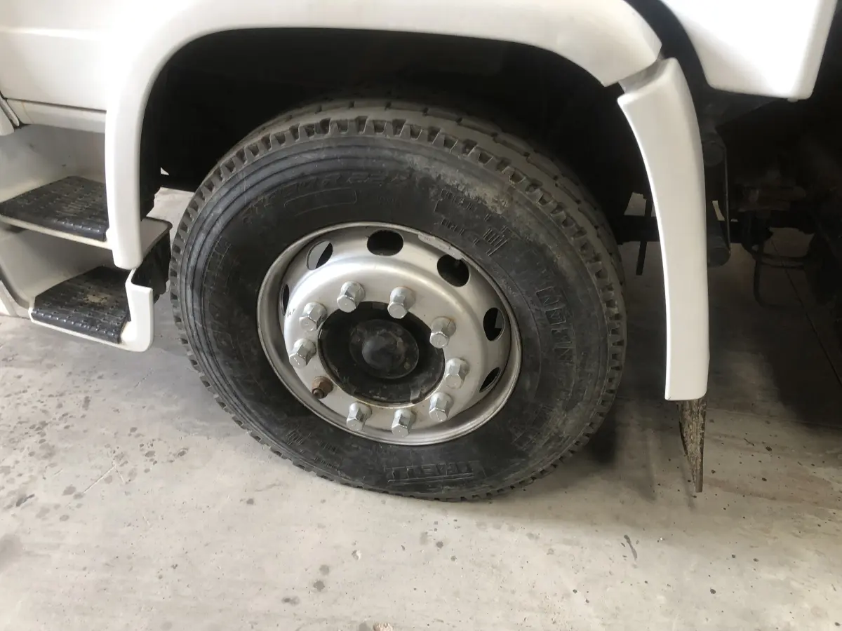 LOTE 078 - Caminhão VW/17.210 com bau, branco, ano 2000, placa MAW3043 