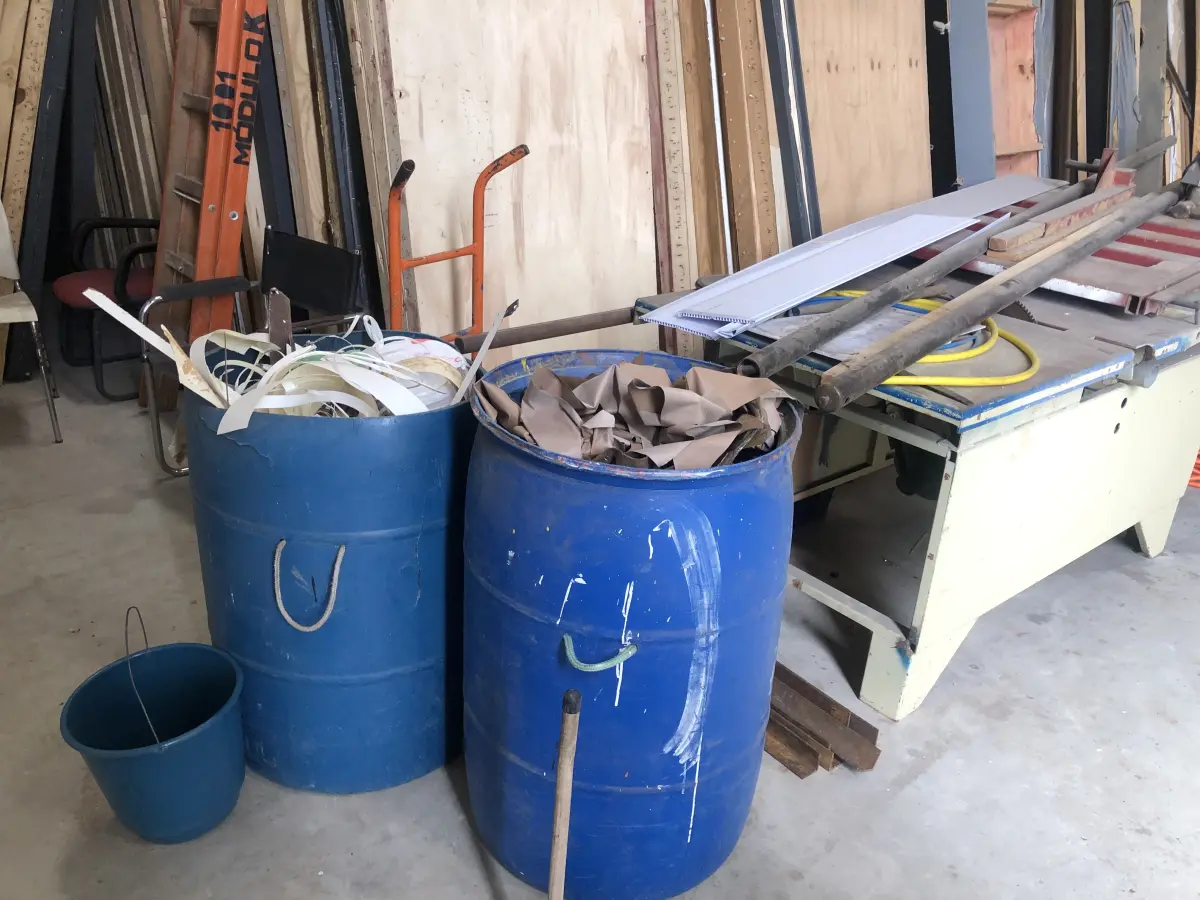 LOTE 008 - 2 tambores azul 