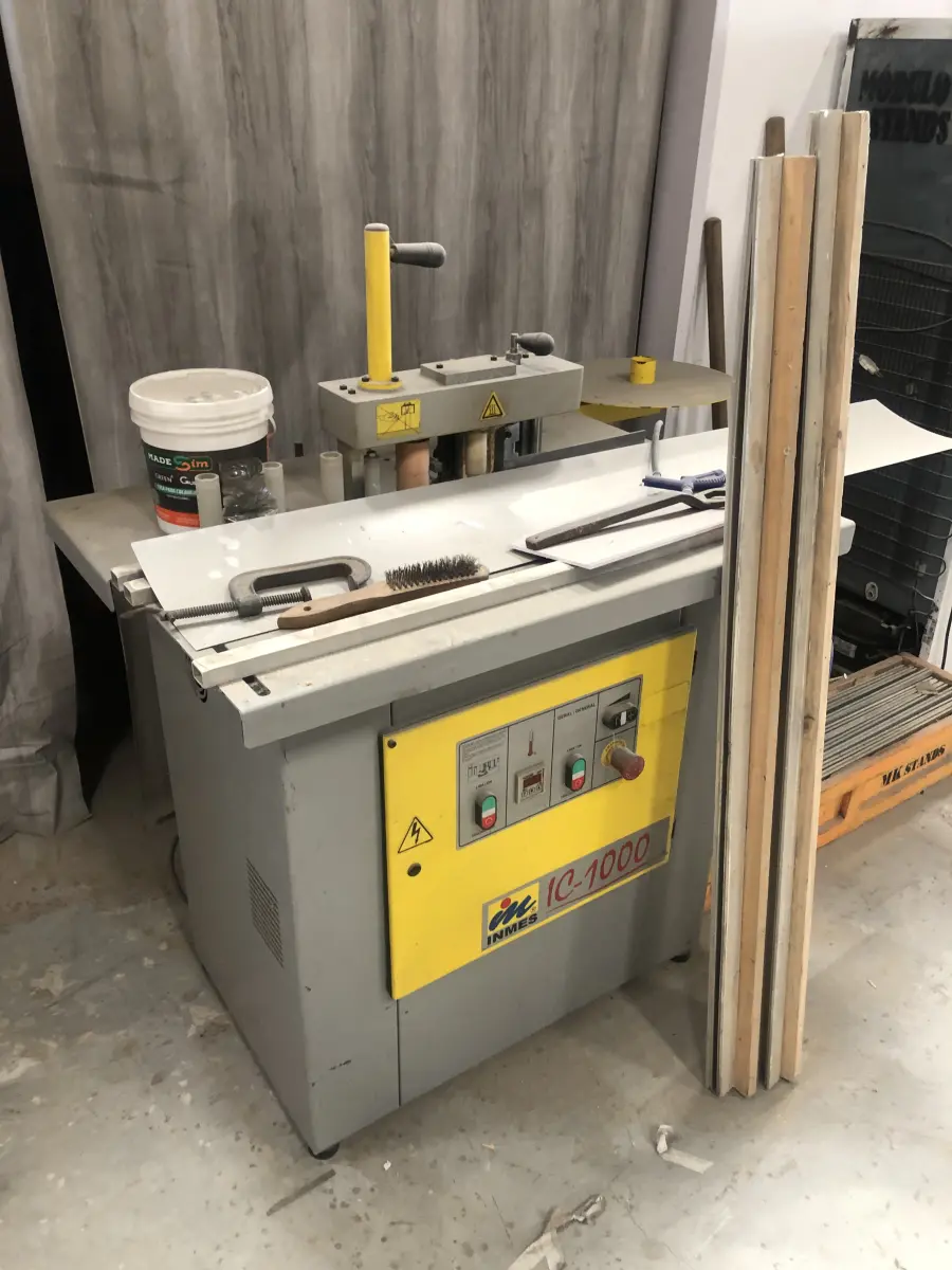 LOTE 037 - Coladeira de borda IC-1000 Inmes 