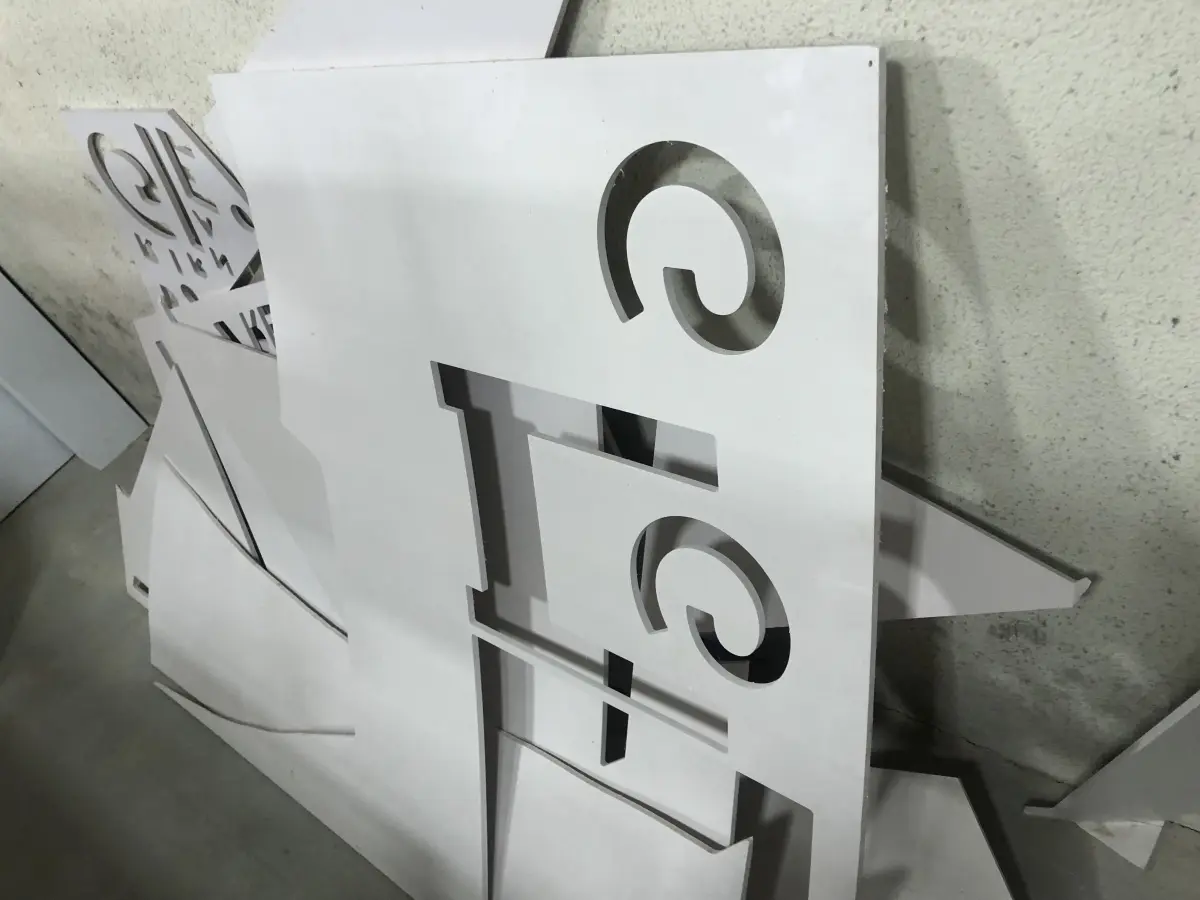 LOTE 055 - Maquina de corte e fresa cnc vetor 